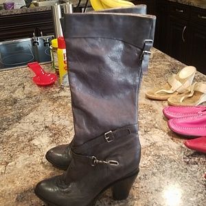 Makowsky size 8 black boots like new